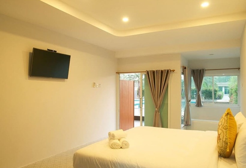 اتاق استاندارد با چشم‌انداز استخر, Thongchai Resort