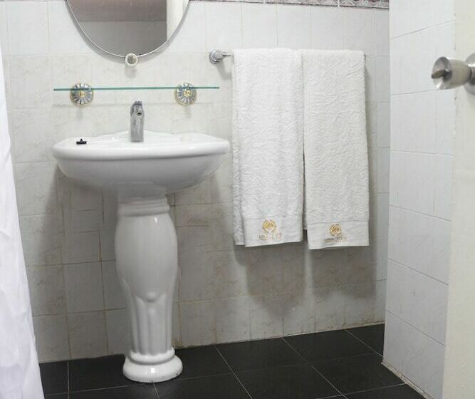اتاق استاندارد, Hill View Hotel Mccarthy Hills