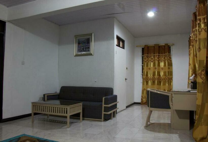 سوییت, Hill View Hotel Mccarthy Hills