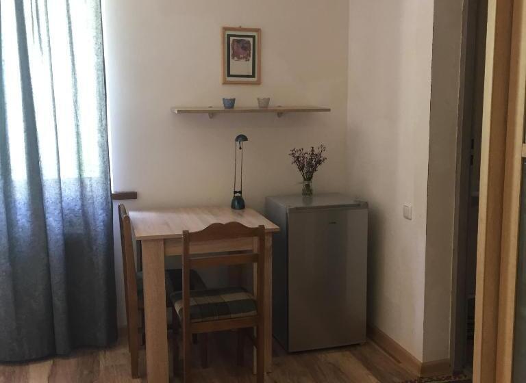 اتاق لوکس خانوادگی, Lermont Guest House