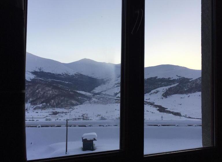اتاق لوکس, Lermont Guest House