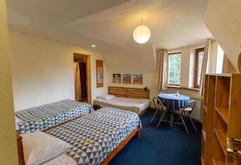اتاق راحتی سه تخته, Lermont Guest House