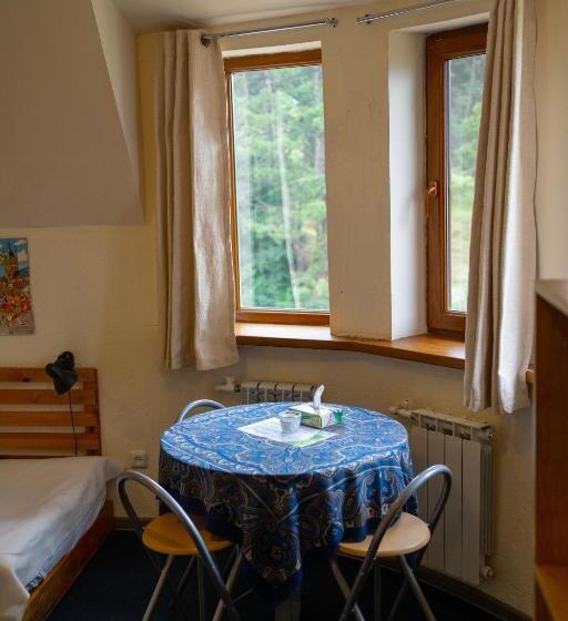 اتاق راحتی سه تخته, Lermont Guest House