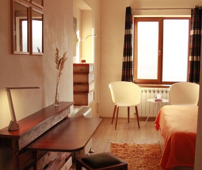 اتاق لوکس, Lermont Guest House
