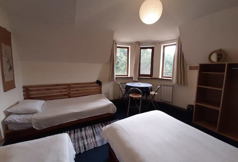 اتاق راحتی سه تخته, Lermont Guest House