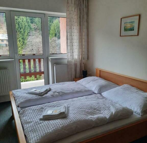 اتاق استاندارد چهار تخته, Horský Hotel Podjavorník