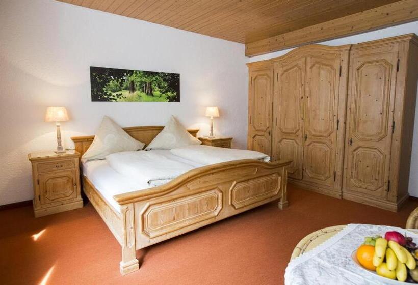 اتاق استاندارد سه نفره, Pension Waldblick Garni