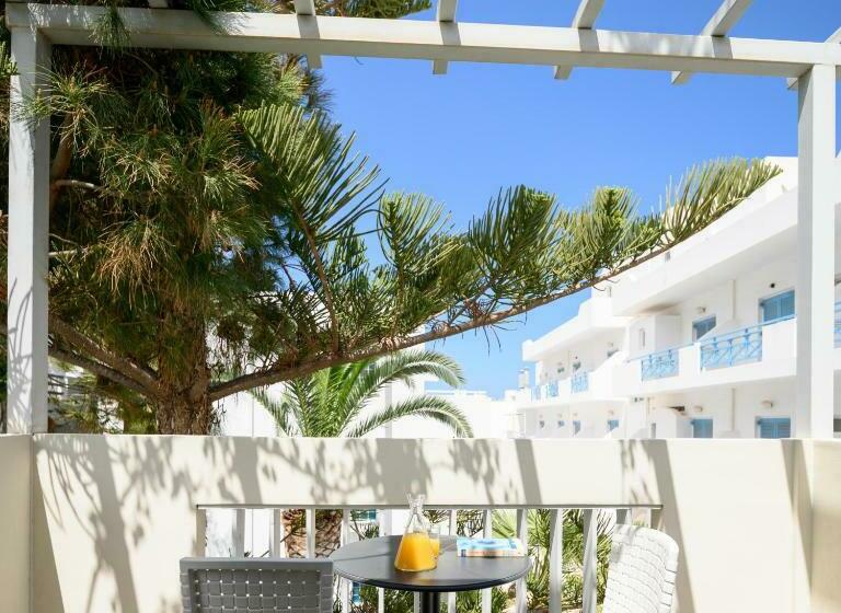 سوییت جونیور, Afroditi Venus Beach Resort