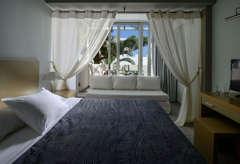 سوییت جونیور, Afroditi Venus Beach Resort
