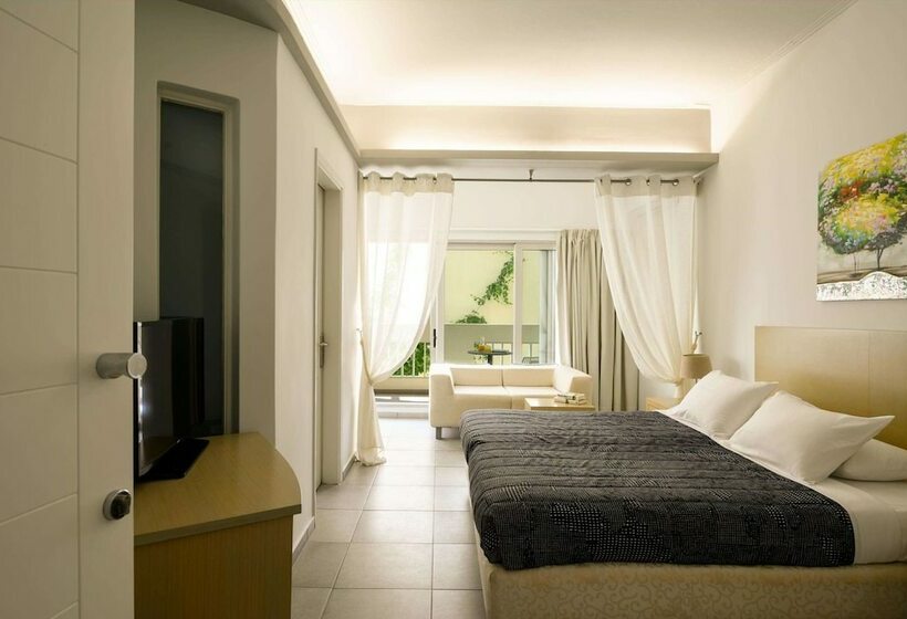 سوییت جونیور, Afroditi Venus Beach Resort