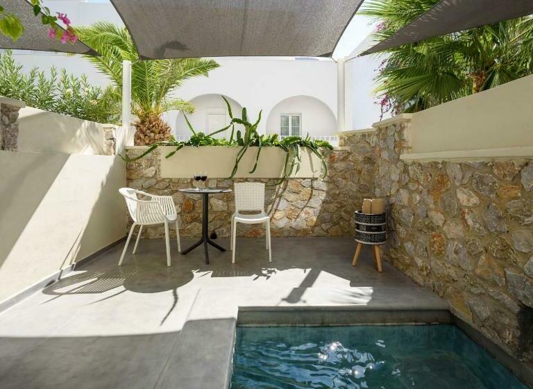 سوئیت جونیور با ماساژ آبی, Afroditi Venus Beach Resort