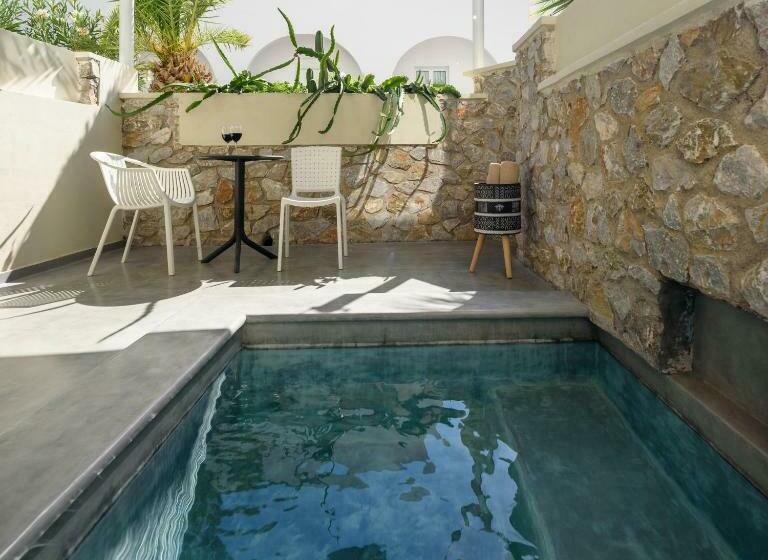 سوئیت جونیور با ماساژ آبی, Afroditi Venus Beach Resort