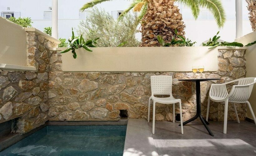 سوئیت جونیور با ماساژ آبی, Afroditi Venus Beach Resort