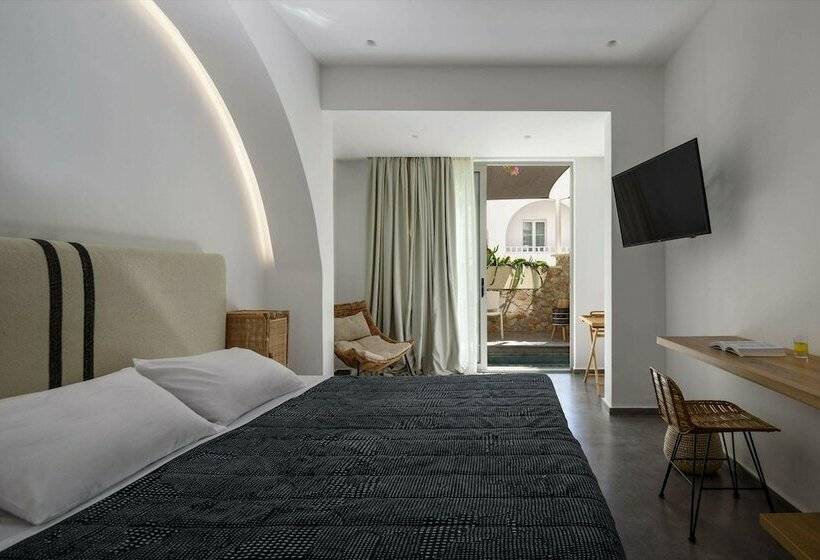 سوئیت جونیور با ماساژ آبی, Afroditi Venus Beach Resort