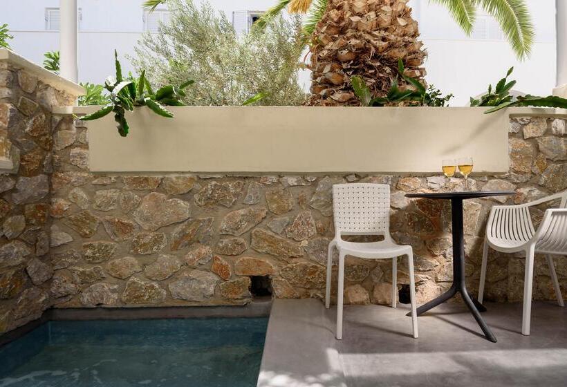 سوئیت جونیور با ماساژ آبی, Afroditi Venus Beach Resort