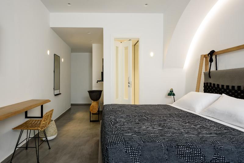 سوئیت جونیور با ماساژ آبی, Afroditi Venus Beach Resort