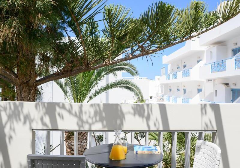 سوییت جونیور, Afroditi Venus Beach Resort
