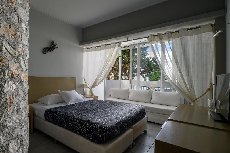 سوییت جونیور, Afroditi Venus Beach Resort