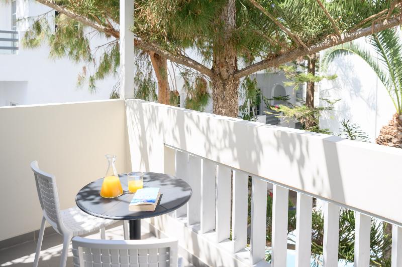 سوییت جونیور, Afroditi Venus Beach Resort