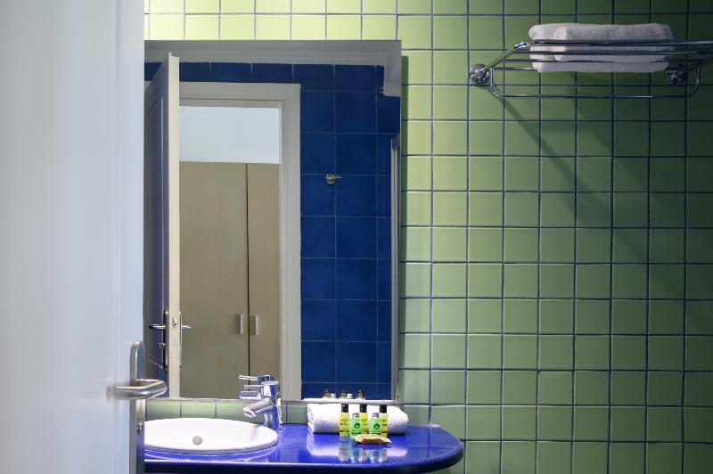 سوییت جونیور, Afroditi Venus Beach Resort