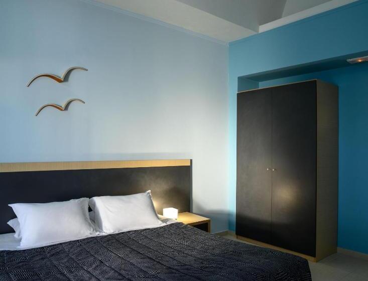 سوییت جونیور, Afroditi Venus Beach Resort