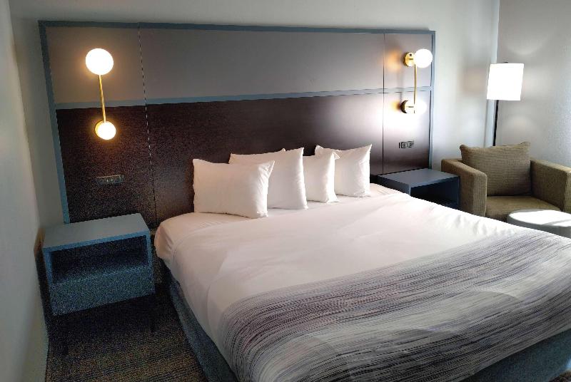 اتاق استاندارد با تخت بزرگ برای معلولان, Americinn By Wyndham Peoria