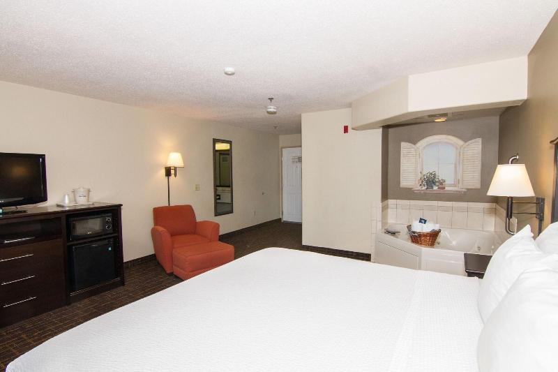 اتاق استاندارد با تخت بزرگ برای معلولان, Americinn By Wyndham Peoria