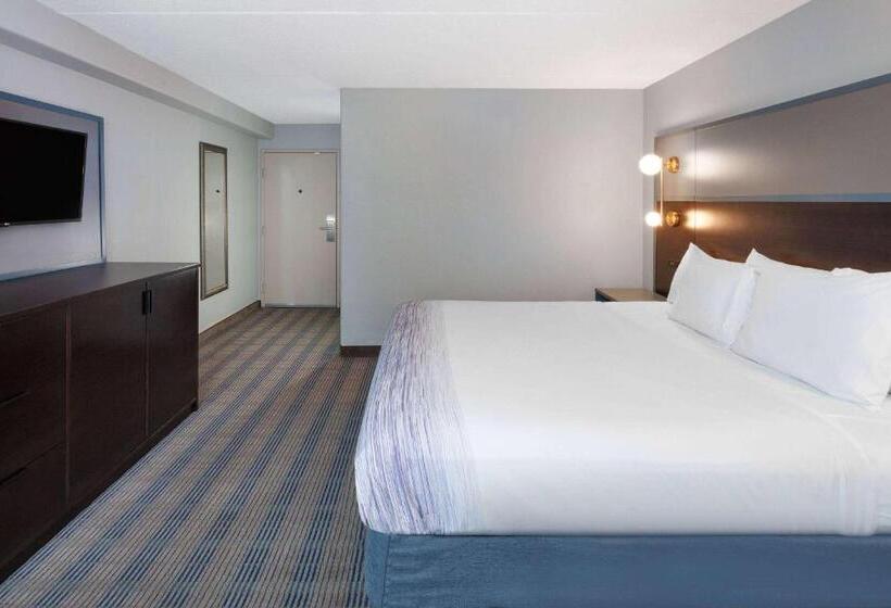 اتاق استاندارد با تخت بزرگ, Americinn By Wyndham Peoria