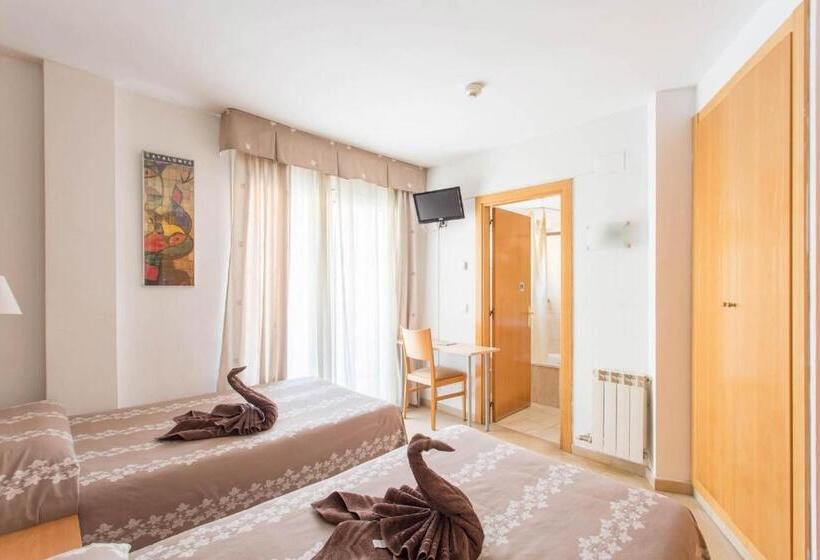 اتاق استاندارد با بالکن, Cosmos Tarragona
