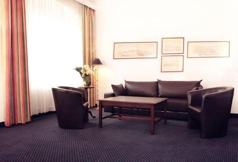 اتاق استاندارد چهار تخته, Der Fürstenhof