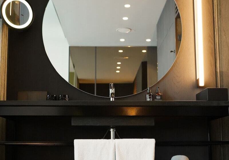 استودیوی استاندارد, East Hotel Hamburg