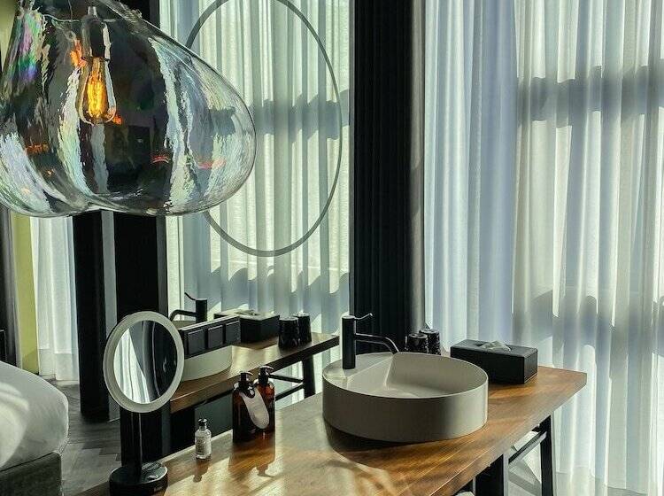 استودیوی استاندارد, East Hotel Hamburg