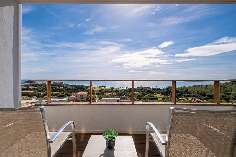 اتاق سوپریور با چشم‌انداز دریا, Eurostars Sitges