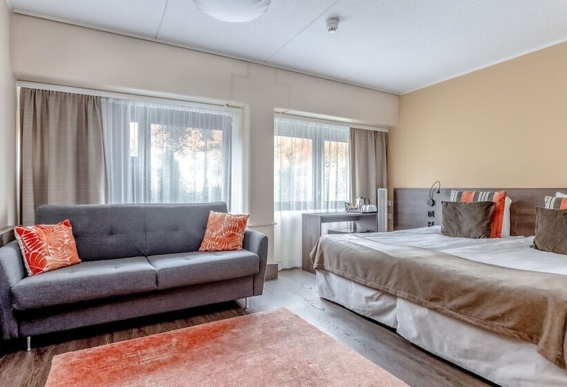 اتاق سوپریور با تخت بزرگ, Holiday Club Turun Caribia