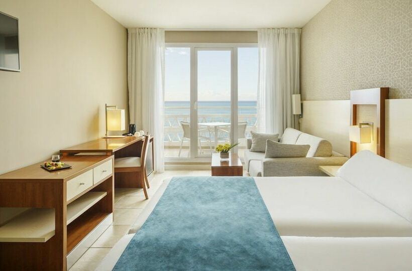 Chambre Triple Standard Vue Mer, Ilunion Fuengirola