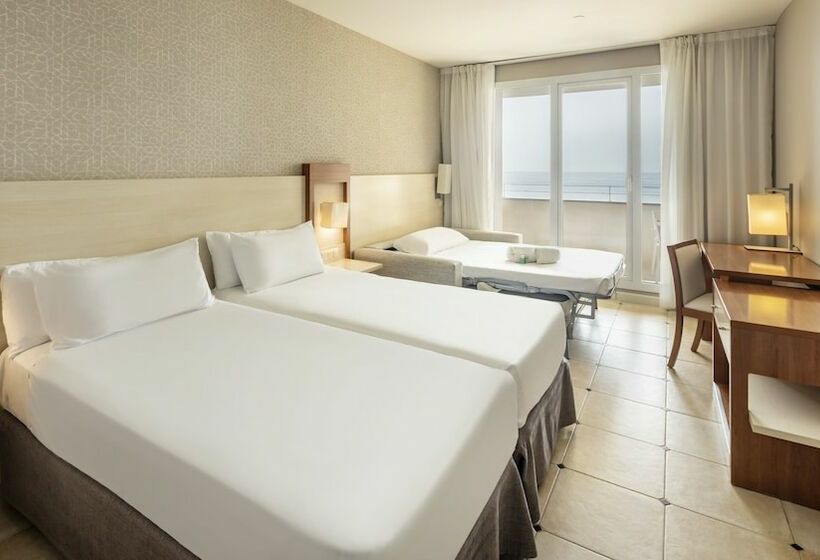 Chambre Triple Standard Vue Mer, Ilunion Fuengirola