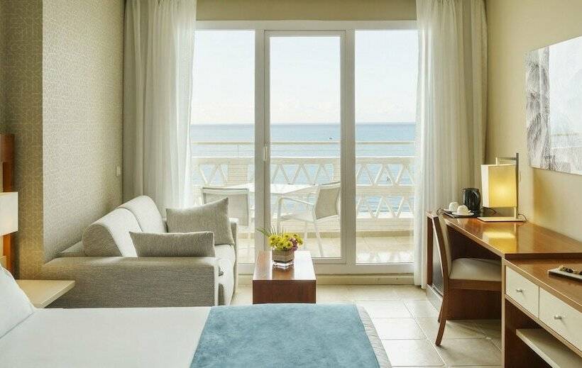 Standard Quadruple Room Sea View, Ilunion Fuengirola