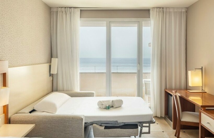 Chambre Standard Quadruple Vue Mer, Ilunion Fuengirola