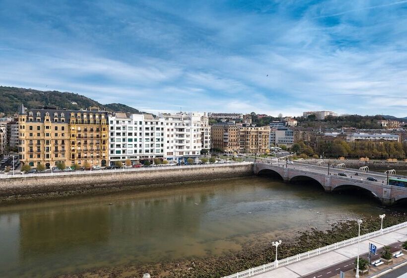 带河湖景观的套房, Maria Cristina, A Luxury Collection Hotel, San Sebastian