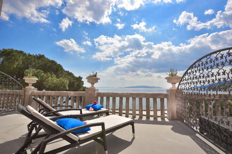 اتاق لوکس با چشم‌انداز دریا, Amadria Park Hotel Milenij