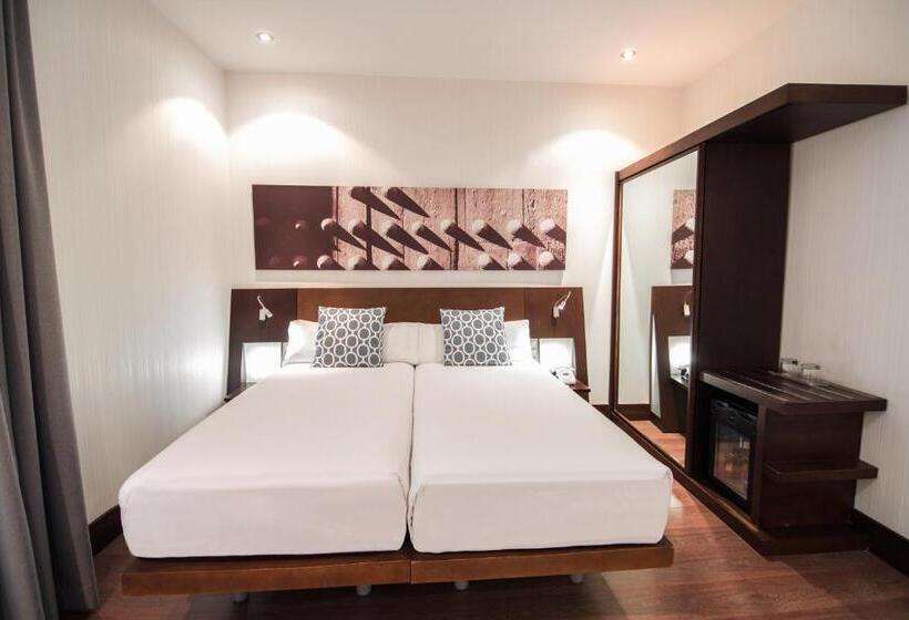 Quarto standard, Petit Palace Marques Santa Ana