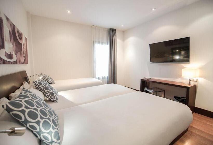 Standard Triple Room, Petit Palace Marques Santa Ana