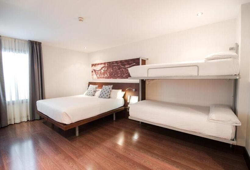 Standard Quadruple Room, Petit Palace Marques Santa Ana