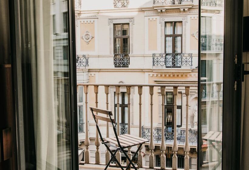 Standard Room with Balcony, Pulitzer