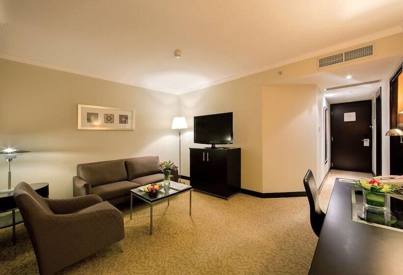 Deluxe Suite, Ramada Plaza By Wyndham Dubai Deira