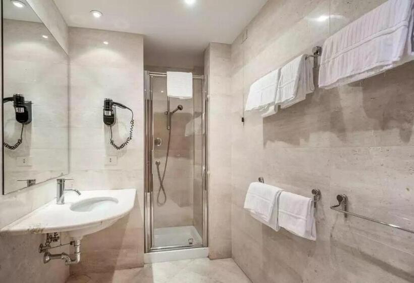 4인용 스탠다드 룸, Rome Airport Hotel Fiumicino