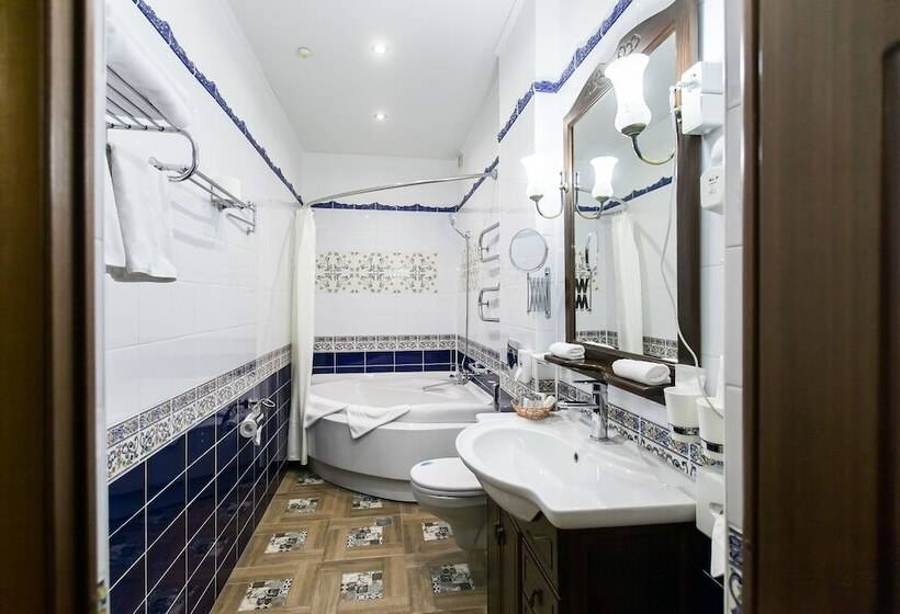 سوییت جونیور, Sokol Hotel Suzdal