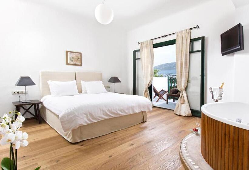 سوییت جونیور با چشم‌انداز دریا, Tharroe Of Mykonos Boutique
