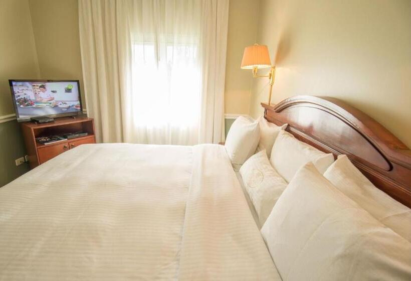 سوییت, Villa Morra Suites