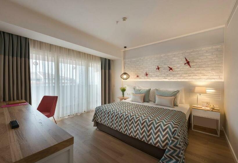 Penthouse Suite, Akra Kemer